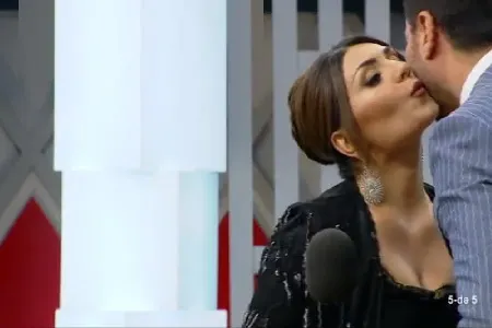 Şəbnəm: - Qurban olum, mənə elə şeylər eləmə! - VİDEO