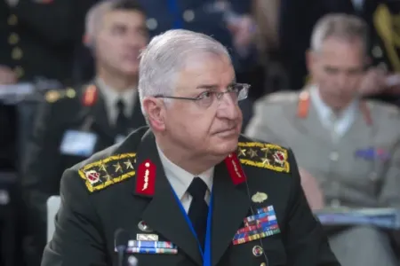 "S-400 paltaryuyan maşındır?" - Nazirdən deputata cavab