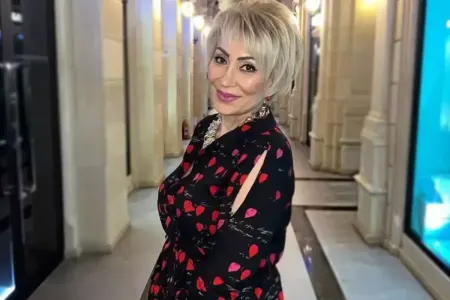 Əməkdar artist evini satır