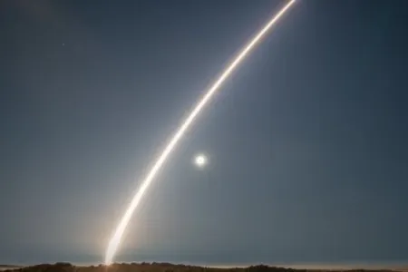 Fransa yeni qitələrarası ballistik raketi sınaqdan keçirib