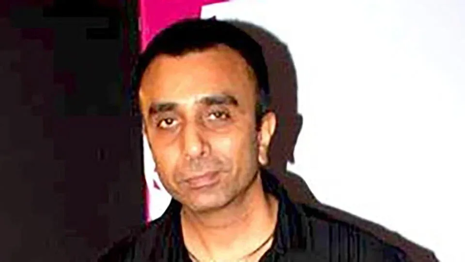 Məşhur aktyor qəfil öldü - FOTO