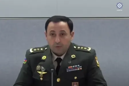 SON DƏQİQƏ! XİN və MN brifinq keçirir - CANLI