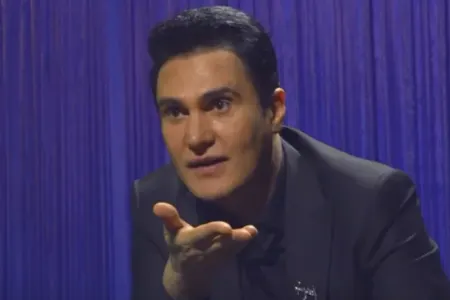 "Azərbaycanda hara baxırsan sevişməkdən danışırlar" - Nadir Qafarzadə