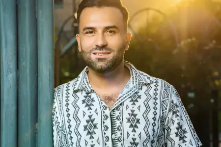 Elvin “Yandım gecələr”i - təqdim etdi
