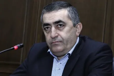 Rüstəmyan: - "vəziyyət pisləşir, Rusiya ilə düşmənçilik etsək..."