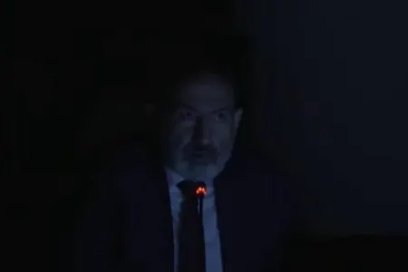 Ermənistan parlamentində işıqlar söndü - iclas qaranlıqda keçirildi