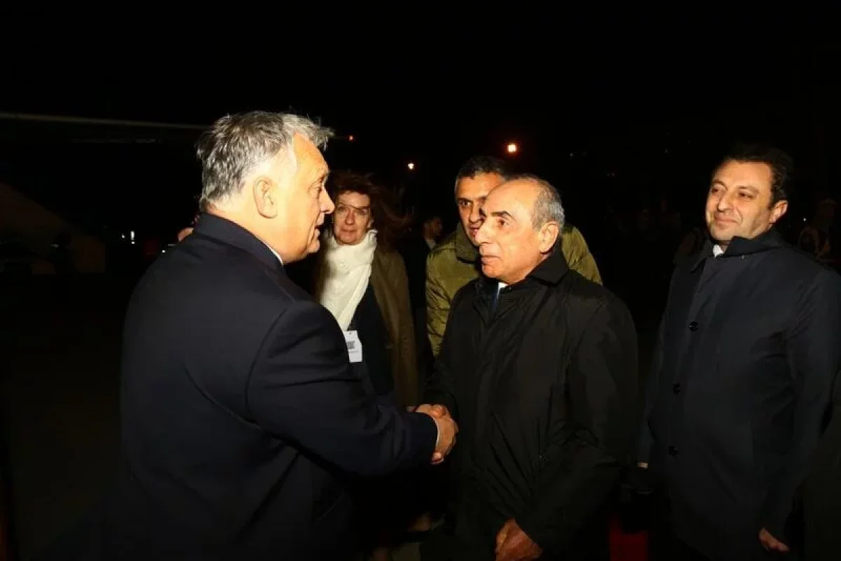 Viktor Orban Azərbaycana işgüzar səfərə gəlib