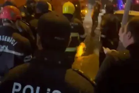 Bakıda İKİNCİ DƏHŞƏTLİ YANĞIN: - POLİS ƏMƏKDAŞI XƏSARƏT ALDI - FOTOLAR