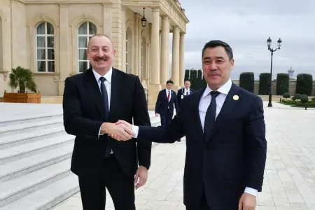 İlham Əliyev Qırğızıstan Prezidenti ilə görüşdü