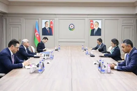 Əli Əsədov BMT Komissiyasının icraçı katibi ilə görüşdü