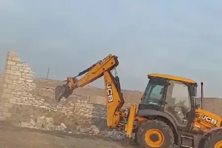 FHN qanunsuz tikililəri sökdü