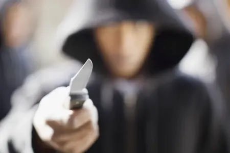 Bakıda bu məktəbdə DƏHŞƏT YAŞANDI - Məktəbli şagird yoldaşını BIÇAQLADI