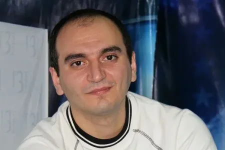 TƏCİLİ!!! Daha bir jurnalistin evində axtarış - BAŞLADI