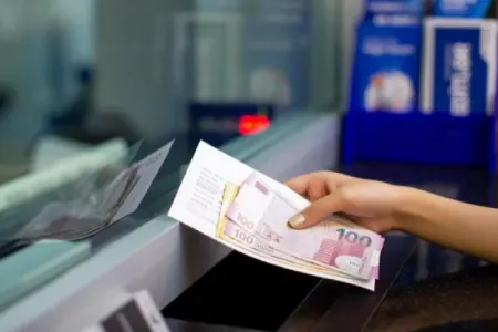 Azərbaycan banklarında əmanətlərin həcmi - AZALIR