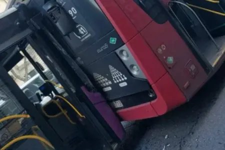 TƏCİLİ! Bakıda DƏHŞƏTLİ QƏZA - Sərnişin avtobusları TOQQUŞDU - FOTO