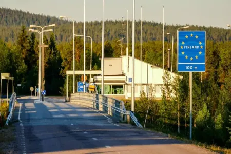 Finlandiya Rusiya ilə bütün sərhədlərini - BAĞLAYIR