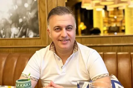 Hüseyn müğənnilərə söz atdı: - "Belə oxuya bilərsiniz?" - VİDEO