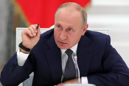 "Onlar hələ də separatçılara təslim olmağın bədələni ödəyir" - Putin