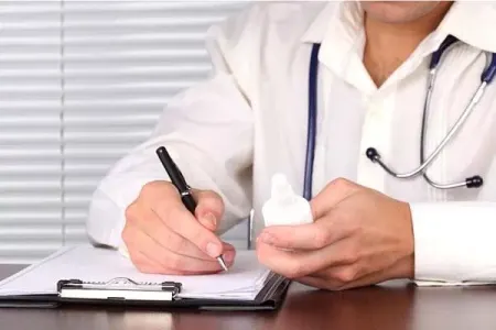 Klinikada QANDONDURAN OLAY: - Uşaqlara vitamin əvəzinə...