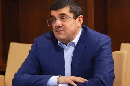 Arutyunyan Gəncəyə atəş əmrini verənləri açıqladı