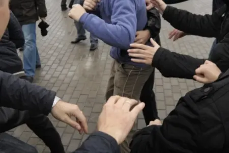 Bakıda kütləvi DAVA: - 4 yeniyetmə...