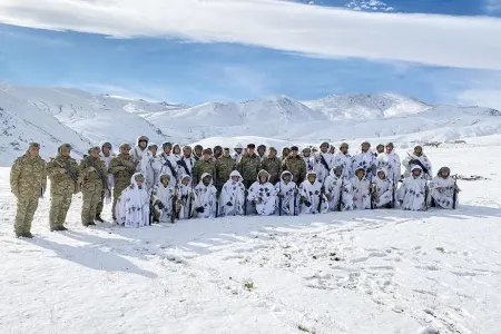Baş Qərargah rəisi döyüş hazırlığını yoxladı - VİDEO