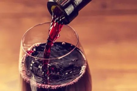 Şərabın faydaları: - stressi, vaxtından əvvəl qocalmanı...