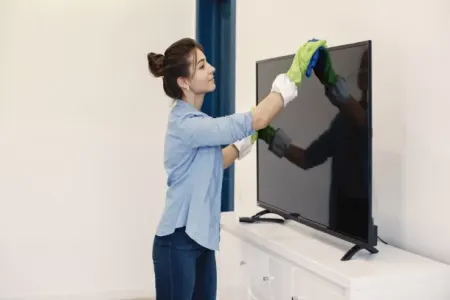 Televizorun ekranını yalnız bu parça ilə - TƏMİZLƏYİN