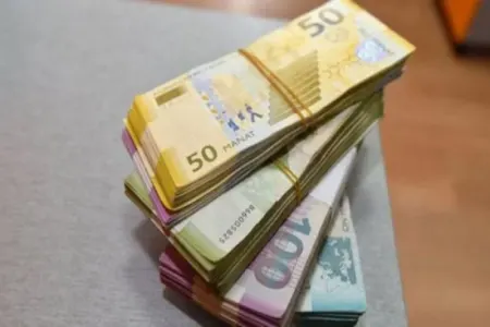 Gəncə sakininin bank hesabındakı pulu oğurlandı