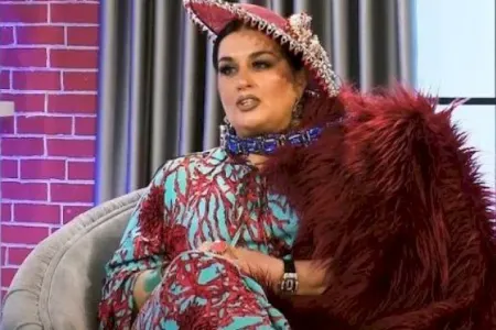 Elza: “Görməmiş kimi evlərini, avtomobillərini nümayiş etdirən...”