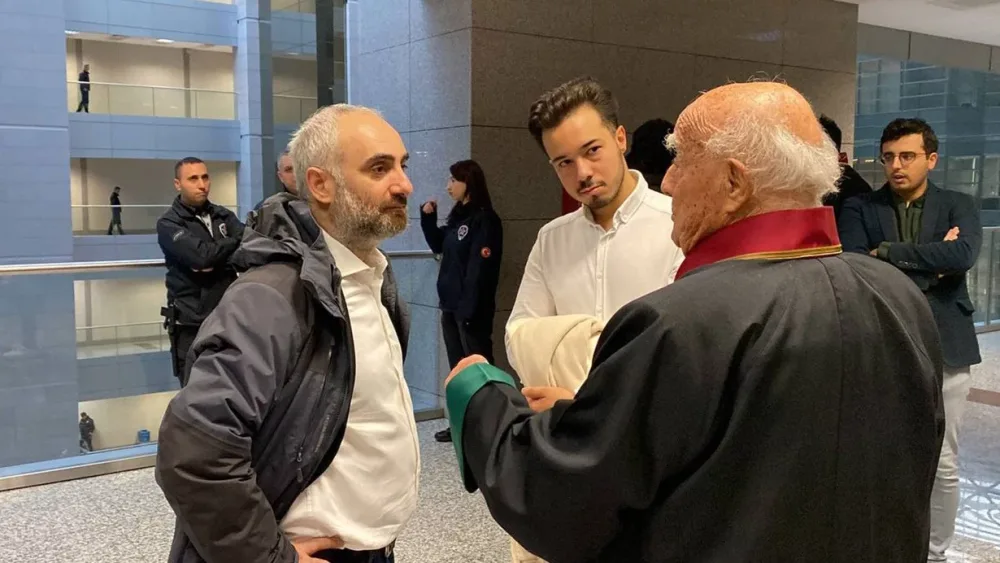 Tanınmış jurnalisti 3 ilə qədər - HƏBS GÖZLƏYİR - FOTO