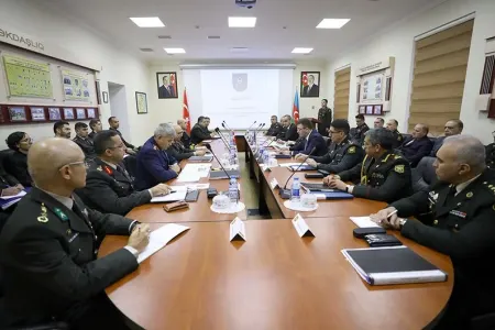 Bakıda mühüm hərbi - TOPLANTI