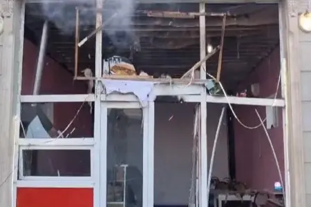 Dönərxanada qaz sızmasından partlayış olub, 2 nəfər xəsarət alıb - YENİLƏNİB - FOTO