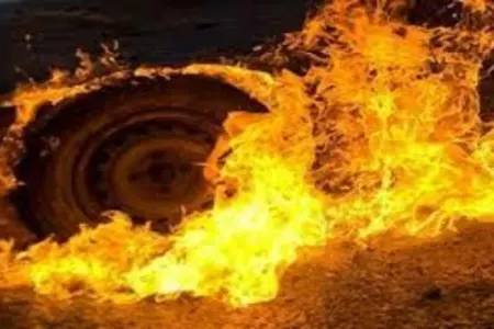 Abşeronda “Hyundai” markalı minik avtomobili yanıb