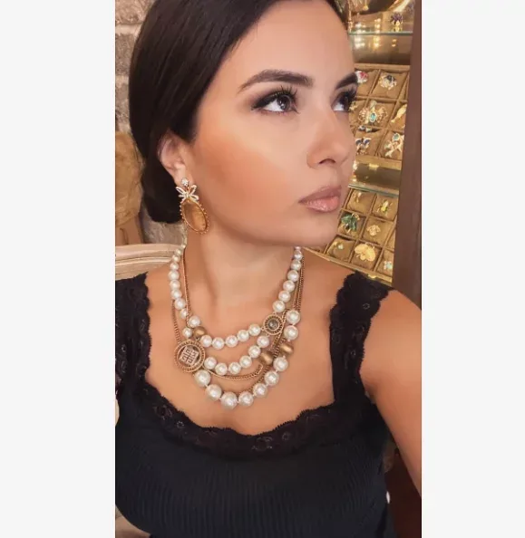 3 uşaq anası Aysel gözəlliyi ilə HEYRAN ETDİ - FOTO