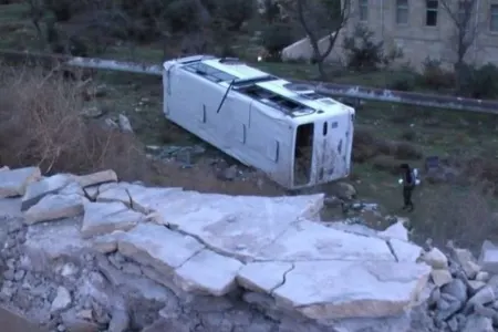 Qusarda avtobus qəzasında xəsarət alanların kimliyi bilinib - YENİLƏNİB