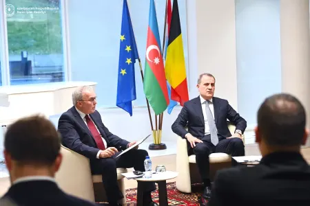 Ceyhun Bayramov Brüsseldə media və aparıcı beyin mərkəzlərinin nümayəndələri ilə görüşüb