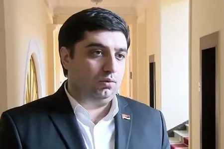 "Ermənistan sülh müqaviləsi imzalamağa doğru irəliləyir" - Akopyan __NEWL__