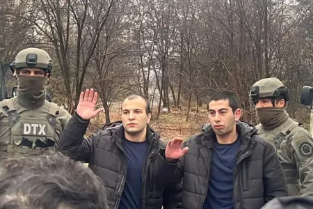 Sərhəddə hərbi əsir mübadiləsi baş tutur - CANLI