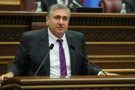 "Azərbaycan faydalı siyasət qura bilib, Ermənistan isə..." - Xaçaturyan