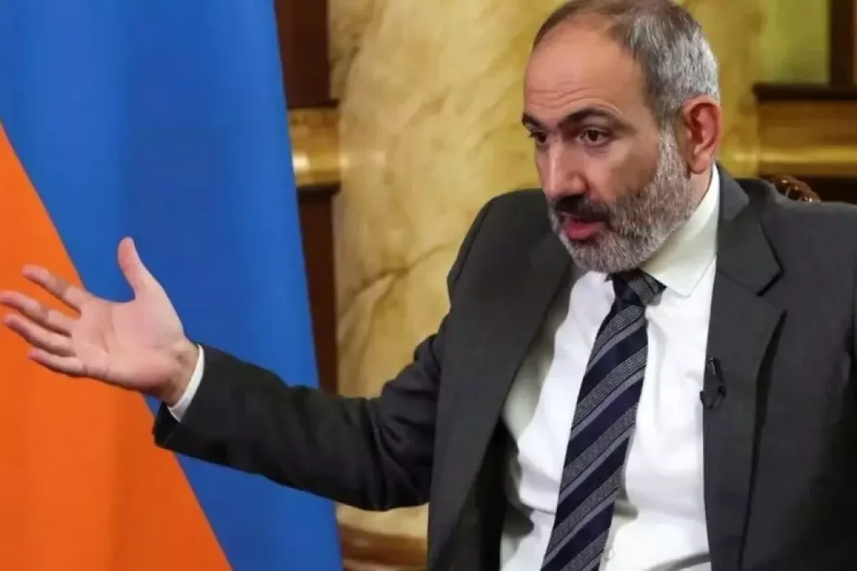 Paşinyanın riskli oyunu: - "Eyni anda iki stulda oturmağa çalışdı amma ..."