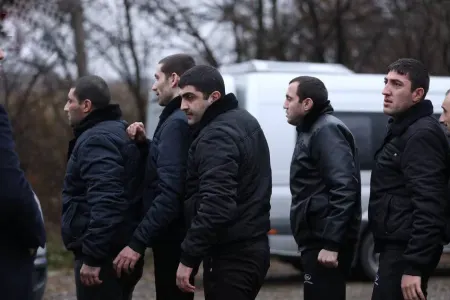 32 hərbçi artıq Ermənistandadır - Paşinyan