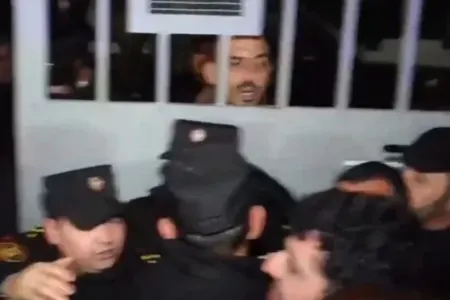 Əsirlikdən qayıdanların yaxınları ilə polislər arasında dava olub