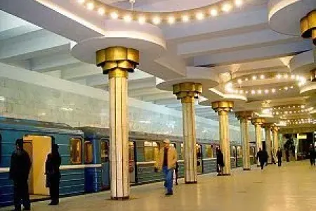 Bakı metrosunda ÖLÜM: - Sərnişin qatar yoluna...