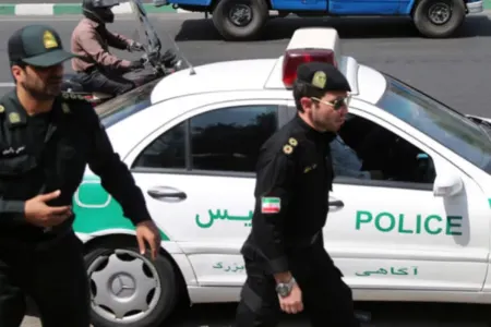 İranda polis idarəsinə hücum edildi - Ölənlər var