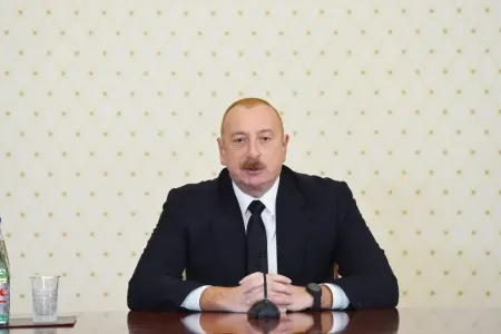 İlham Əliyev rəhbər şəxsləri topladı - FOTO