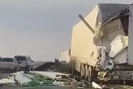 Astara yolunda 2 TIR toqquşdu, - ÖLƏN VAR - VİDEO