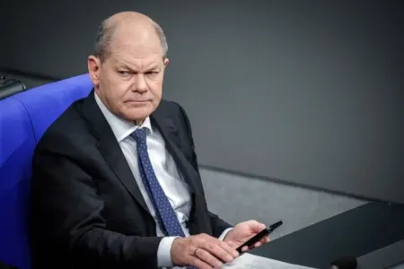 Almaniya kansleri koronavirusa yoluxdu