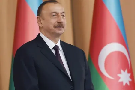 İlham Əliyev Aleksandar Vuçiçi təbrik etdi