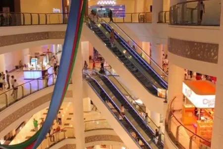 Azərbaycanda "mall"da qadınlar saçyolduya çıxdı - VİDEO